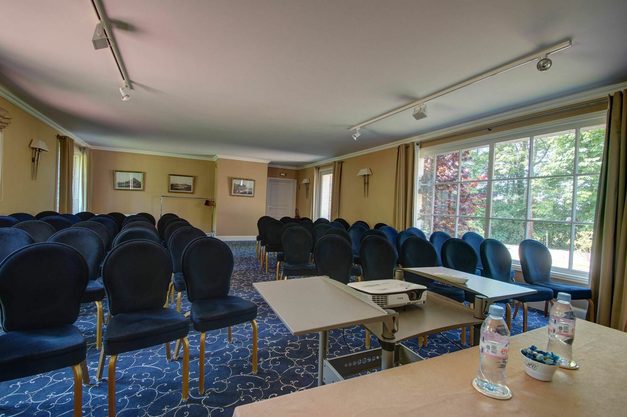 Hesdin-lʼAbbé Hotel Chateau Clery מראה חיצוני תמונה